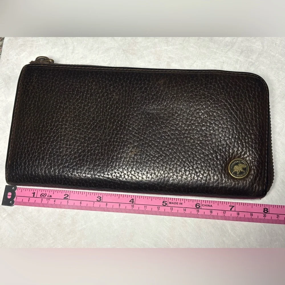 Hunting World Zip‎ Around Brown Leather Wallet